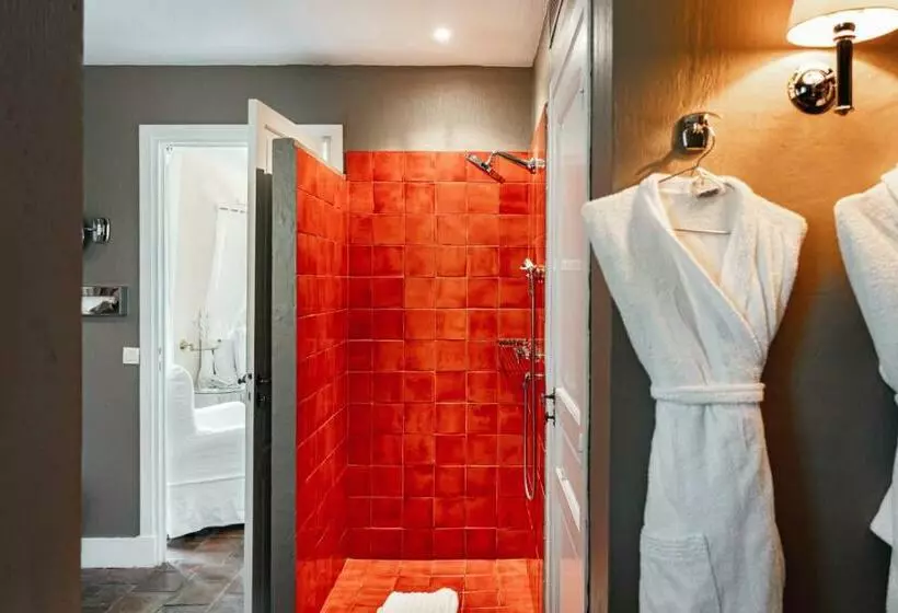 Suite, Le Mas De Chastelas