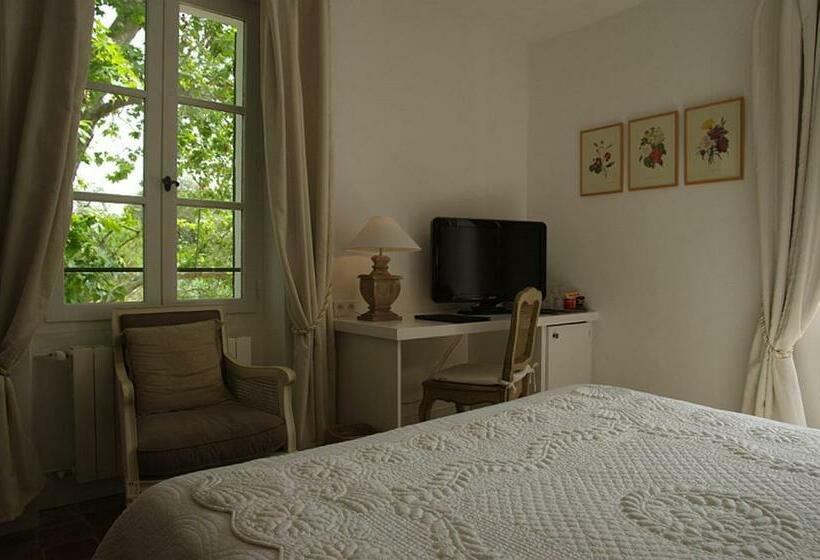 جناح جونيور, Le Mas De Chastelas