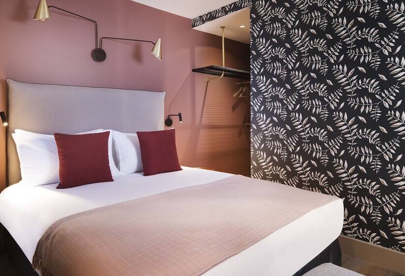 Camera Deluxe, Maxim Quartier Latin