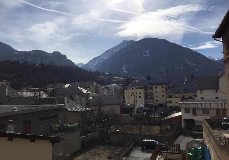 غرفة قياسية, Montbrison