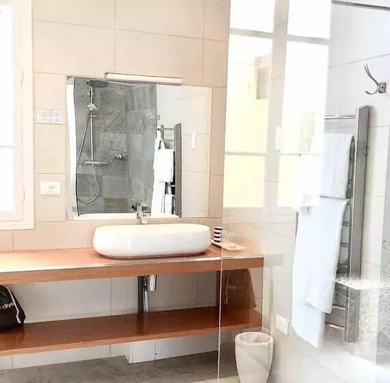 Suite Vista Muntanya, Normandy