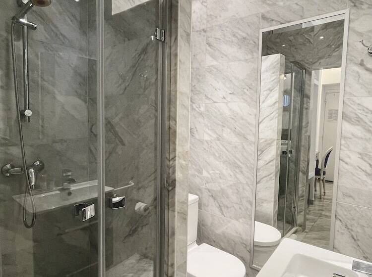 غرفة قياسية, Normandy