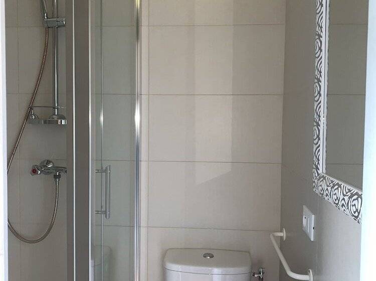 غرفة قياسية, Normandy