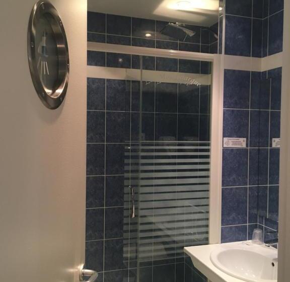 스탠다드 룸, Logis Hôtel Restaurant Le Monarque