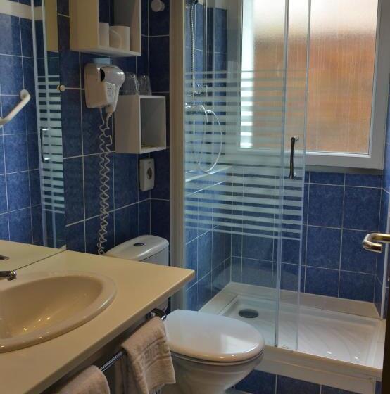 스탠다드 룸, Logis Hôtel Restaurant Le Monarque