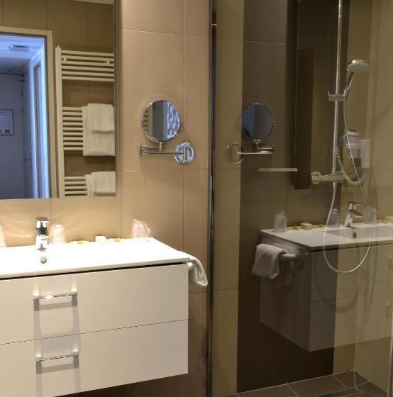 4인용 스탠다드 룸, Logis Hôtel Restaurant Le Monarque