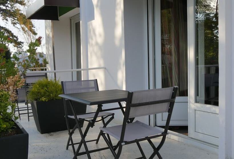 스탠다드 발코니 룸, Savary