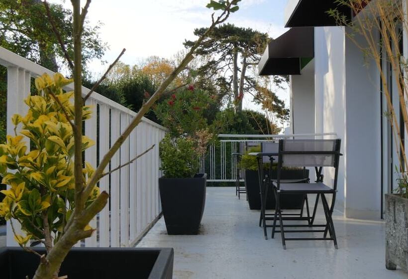 스탠다드 발코니 룸, Savary