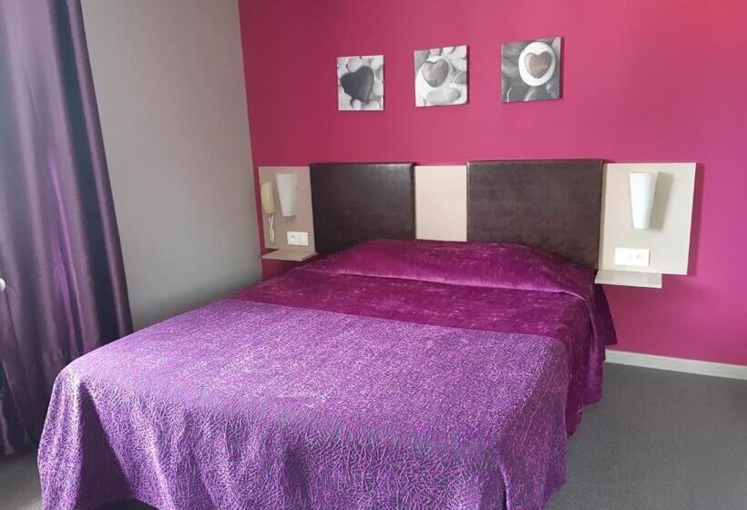 패밀리 룸, Savary