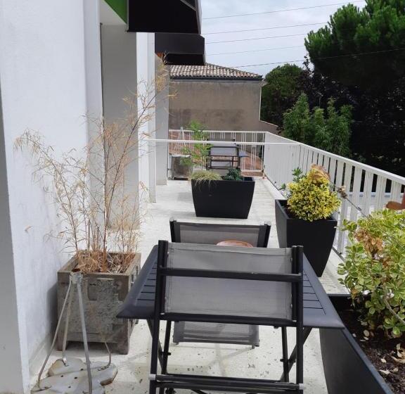 스탠다드 발코니 룸, Savary