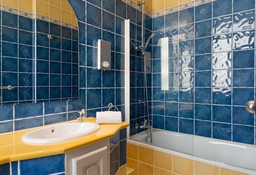 חדר דלוקס נוף לים, The Originals Boutique, Hôtel Des Orangers, Cannes