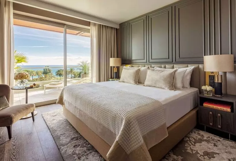 オーシャンビューのプレミアムルーム。, Anantara Plaza Nice