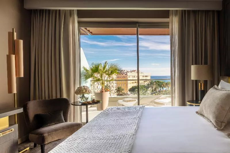 デラックスルーム, Anantara Plaza Nice