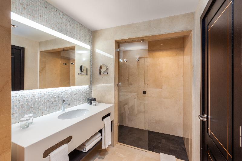 اتاق پریمیوم با چشمانداز باغ, Anantara Plaza Nice