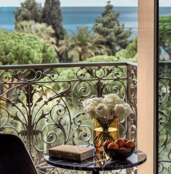 オーシャンビューのプレミアムルーム。, Anantara Plaza Nice