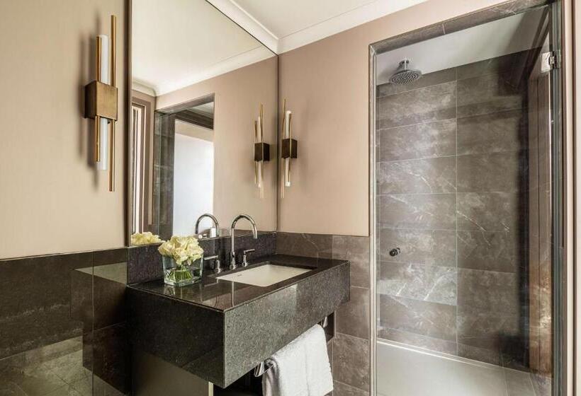 اتاق پرمیوم با چشمانداز دریا, Anantara Plaza Nice