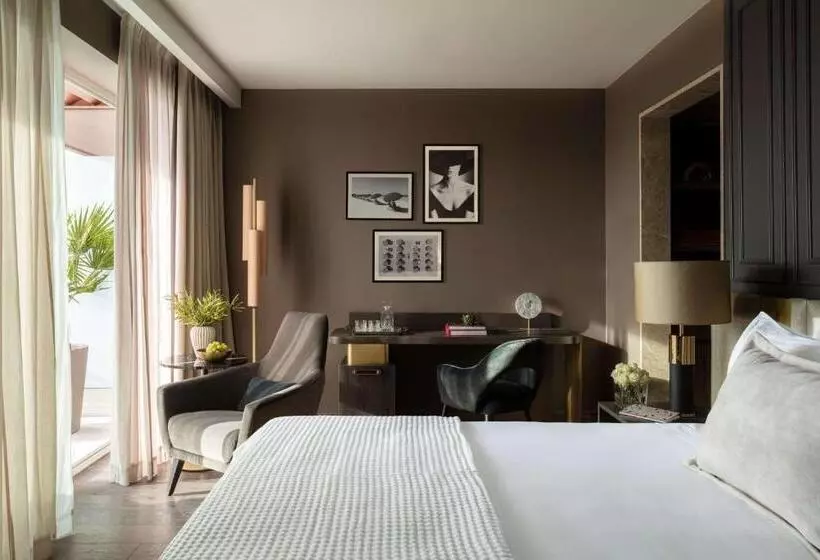 オーシャンビューのプレミアムルーム。, Anantara Plaza Nice