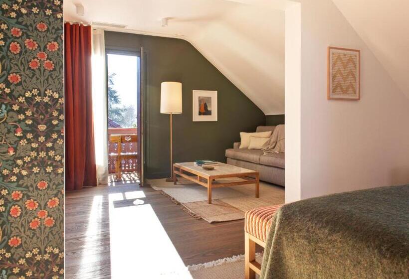 Полулюкс, Auberge Du Pere Bise  Jean Sulpice