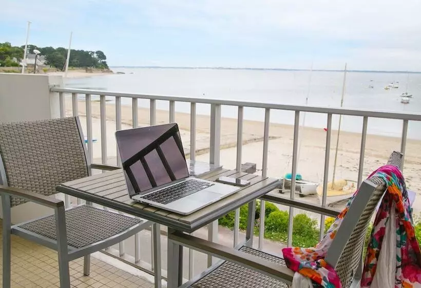 オーシャンビュースタンダードルーム, De La Plage