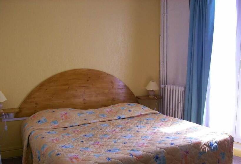 Номер Комфорт, De Paris Et Des Voyageurs