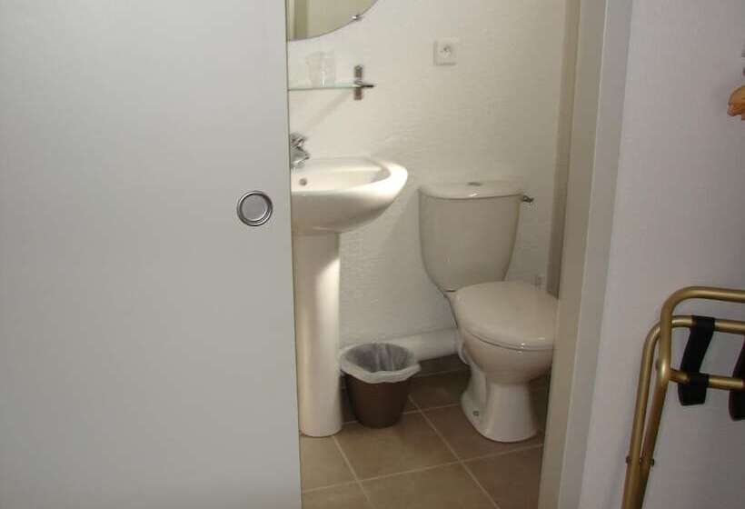 Номер Комфорт, De Paris Et Des Voyageurs