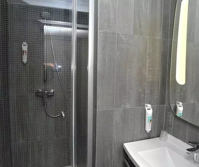 Chambre Standard, Ibis Lyon Centre