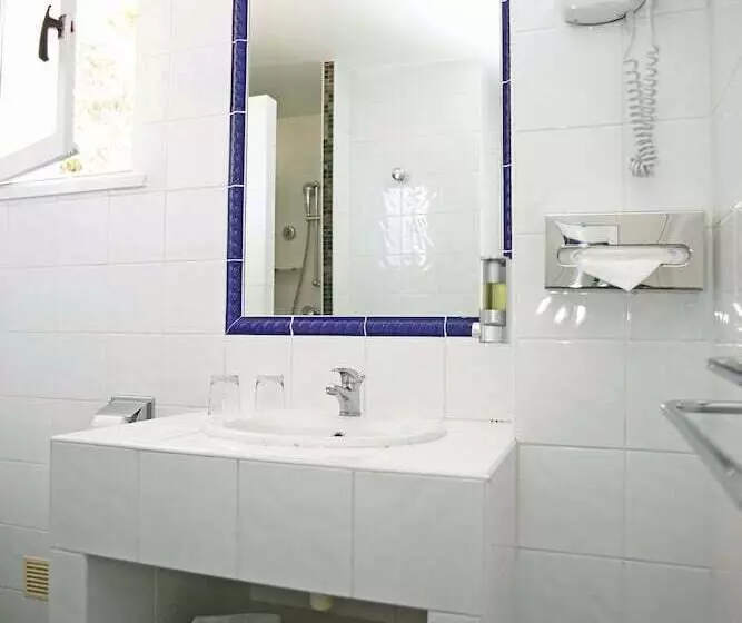 اتاق استاندارد با بالکن و چشم‌انداز دریا, Le Saint Erasme, Hotel Eco Friendly