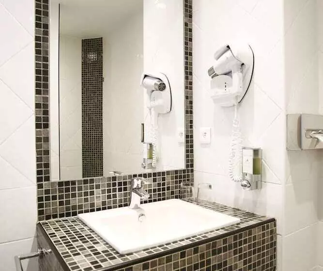 اتاق استاندارد با بالکن و چشم‌انداز دریا, Le Saint Erasme, Hotel Eco Friendly