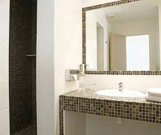 اتاق کلاسیک سه تخته, Le Saint Erasme, Hotel Eco Friendly
