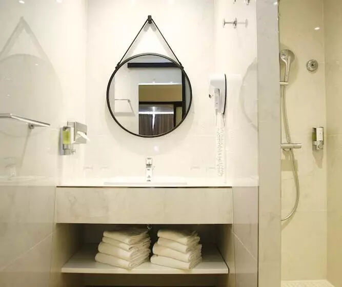 Standard Neljän Hengen Huone, Le Saint Erasme, Hotel Eco Friendly