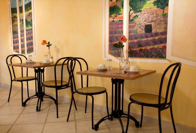 스탠다드 룸, Le Signoret