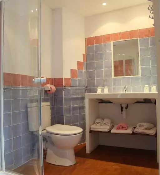 Habitació Triple Estàndard, Le Signoret
