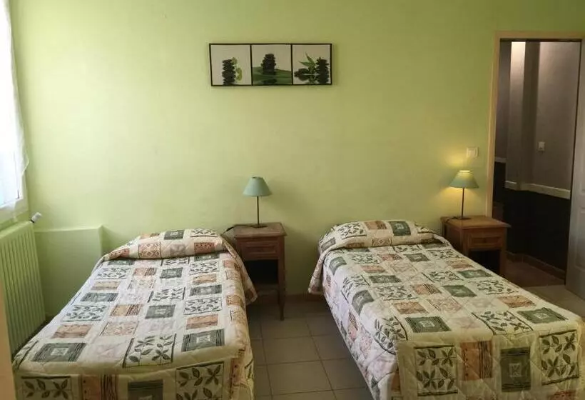 Habitació Triple Estàndard, Le Signoret