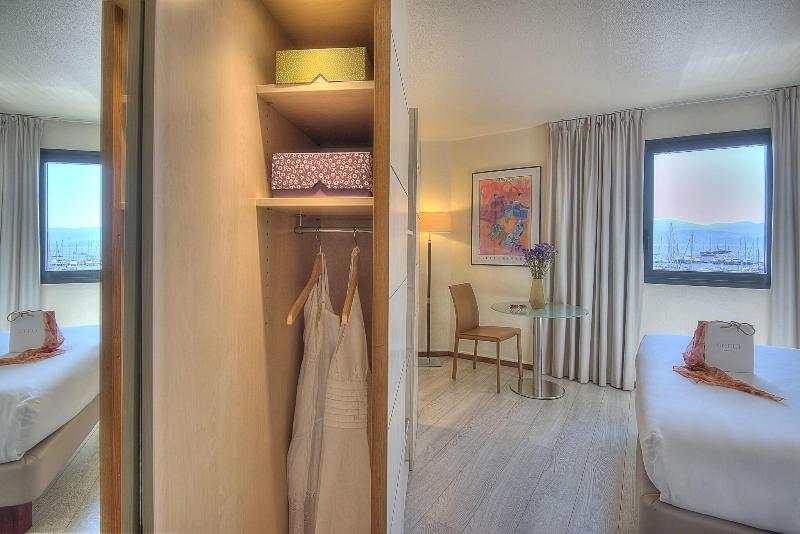 クラシックルーム, Mercure Ajaccio