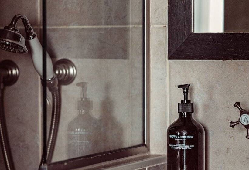 اتاق اجرایی, Maison Saintonge