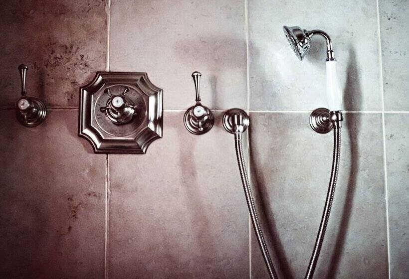 اتاق اجرایی, Maison Saintonge