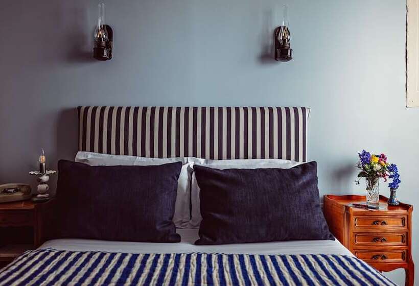 اتاق اجرایی, Maison Saintonge