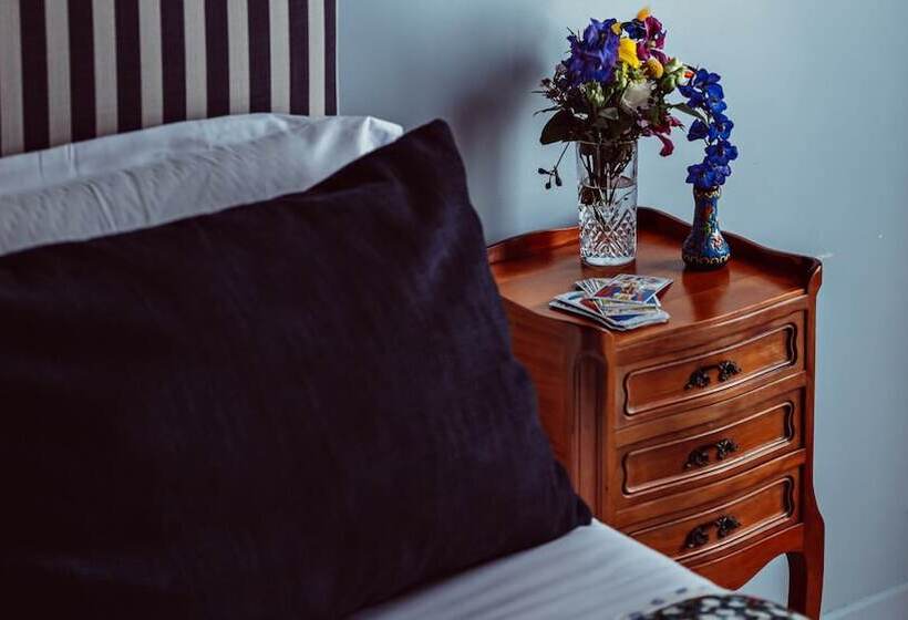 اتاق اجرایی, Maison Saintonge