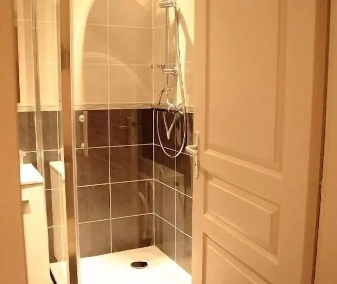 Standard Room, Pourcheresse