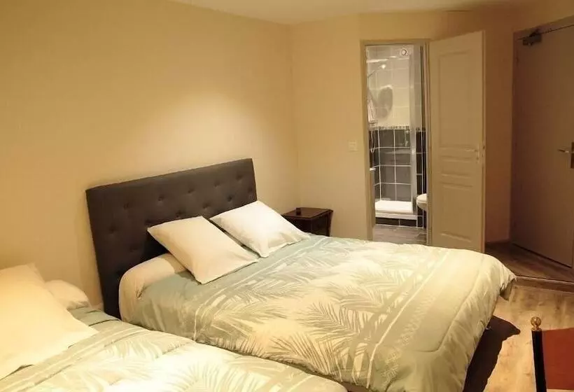 Standard Triple Room, Pourcheresse
