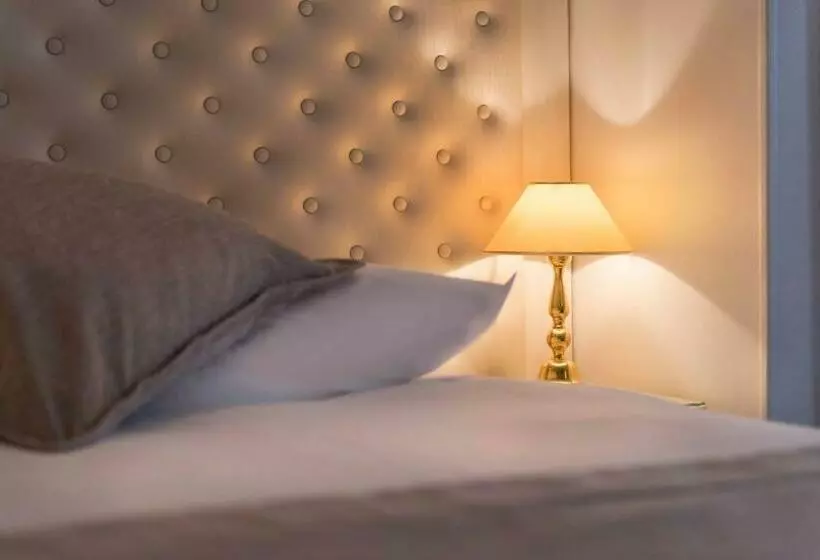 Chambre Standard, Princesse Caroline