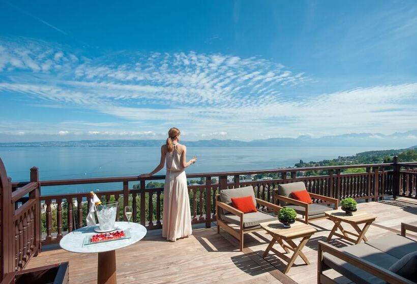 테라스 주니어 스위트, Royal