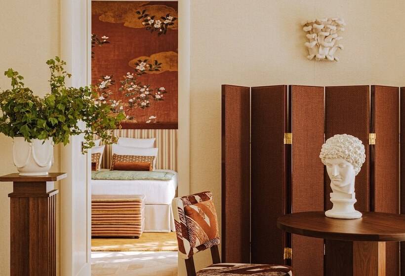 סוויטה, Saint James Paris   Relais & Chateaux
