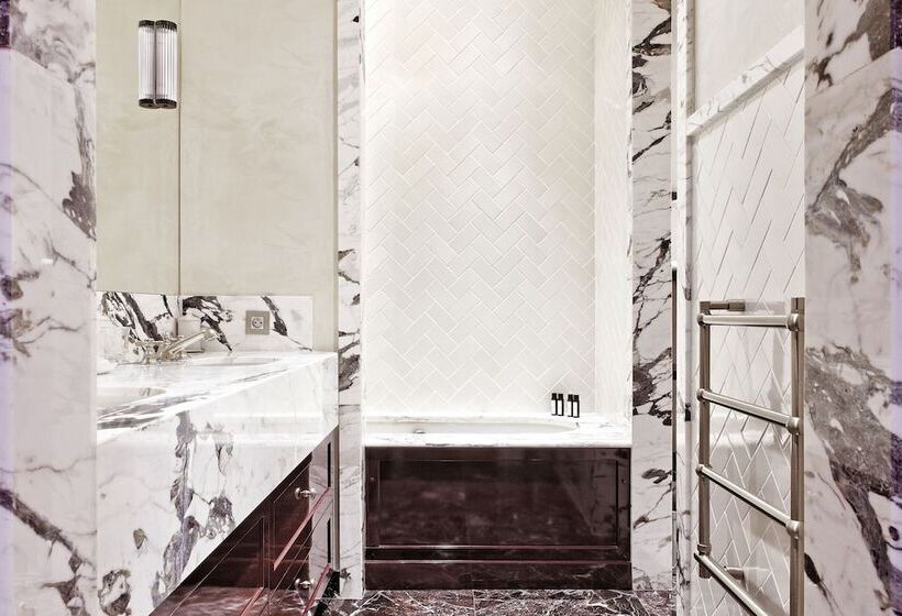 اتاق استاندارد, Saint James Paris   Relais & Chateaux