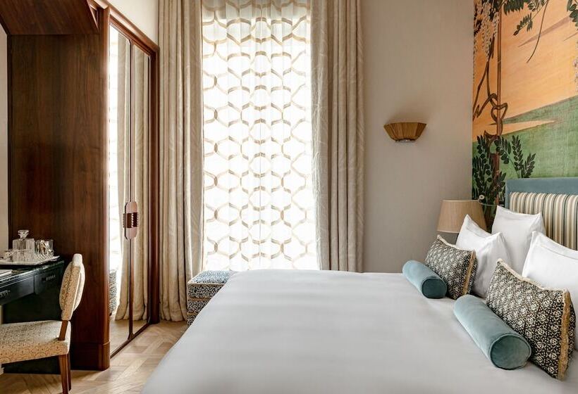 اتاق استاندارد, Saint James Paris   Relais & Chateaux