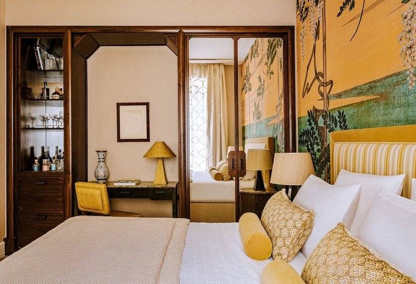 سوییت جونیور, Saint James Paris   Relais & Chateaux