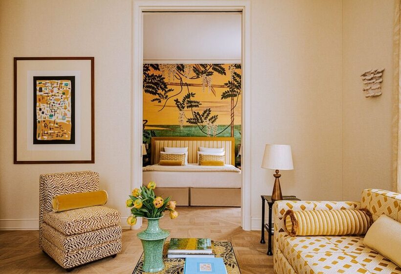 سوییت جونیور, Saint James Paris   Relais & Chateaux