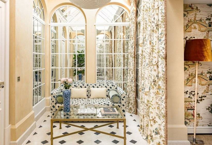 سوییت جونیور, Saint James Paris   Relais & Chateaux