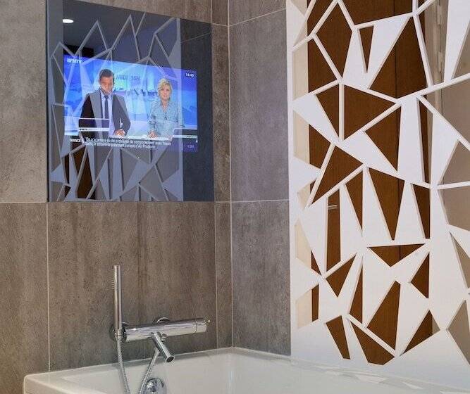 سوییت جونیور اجرایی, Select