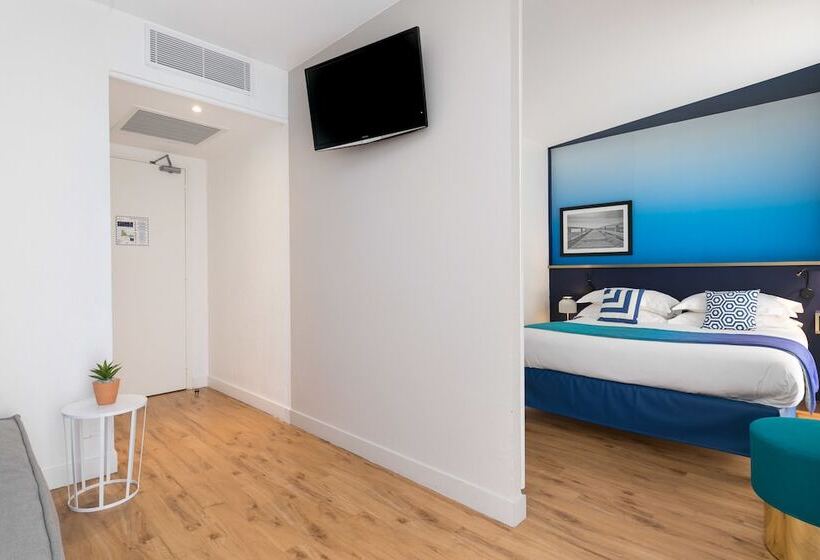 スタンダードルーム, The Deck Hotel By Happyculture